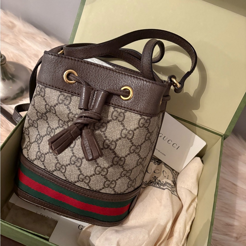 Gucci Brown and Green Shoulder Bag with Signature Style